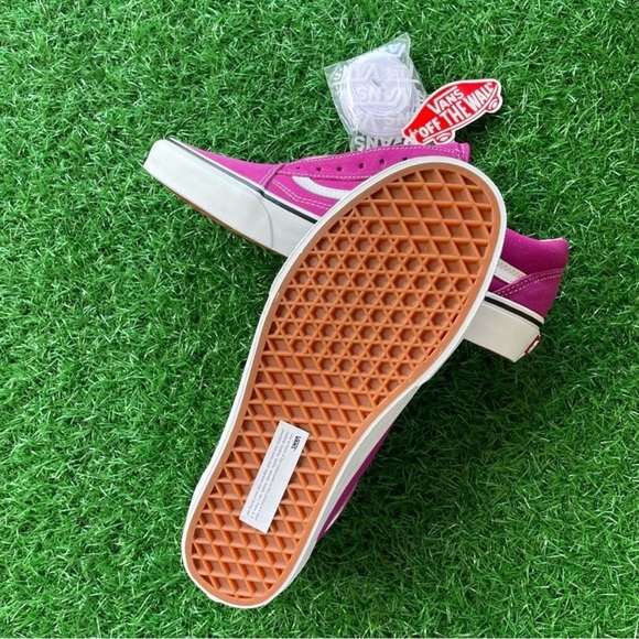 NEW "Old Skool" Authentic Vans in fuschia color - Picture 5 of 6
